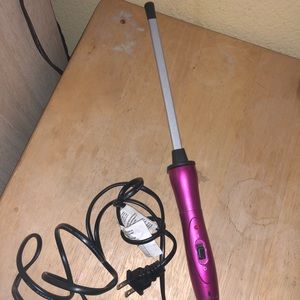 Skinny wand for tight curls